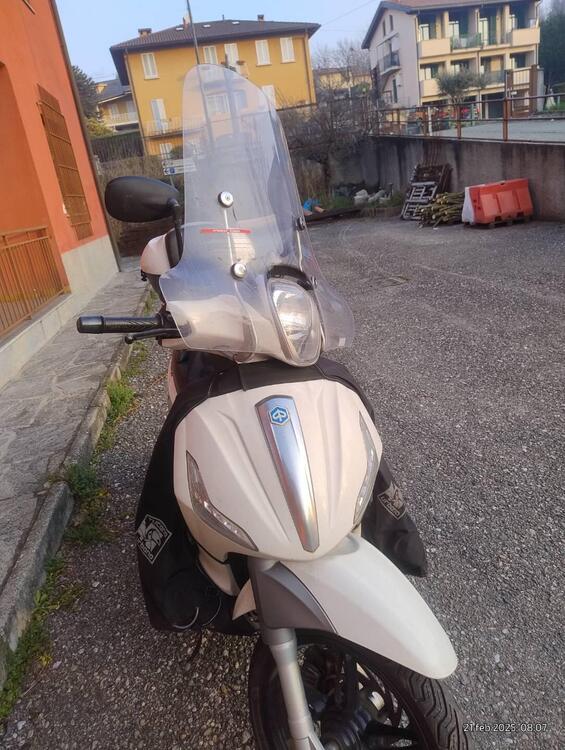 Piaggio Beverly 350 SportTouring ie (2011 - 15)