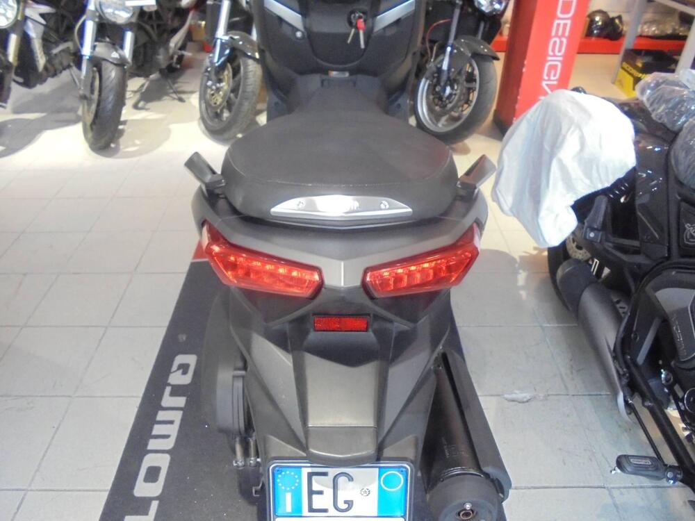 Yamaha X-Max 250 ABS (2014 - 16) (4)