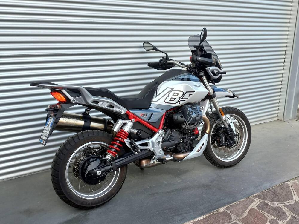 Moto Guzzi V85 TT (2024 - 25) (2)