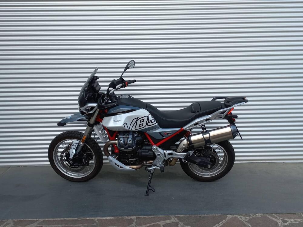 Moto Guzzi V85 TT (2024 - 25) (4)