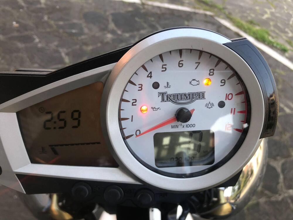 Triumph Speed Triple 1050 (2005 - 11) (4)