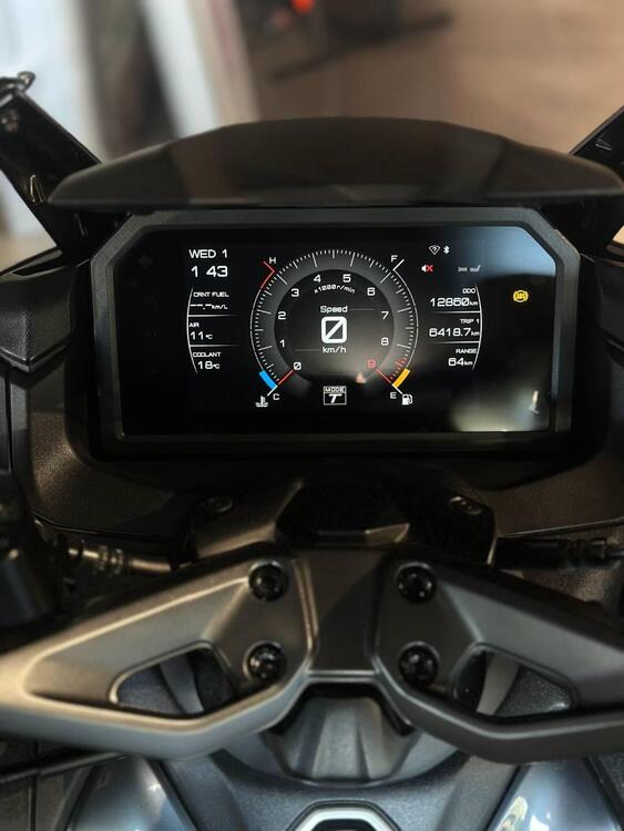 Yamaha T-Max 560 Tech Max (2022 - 24) (4)