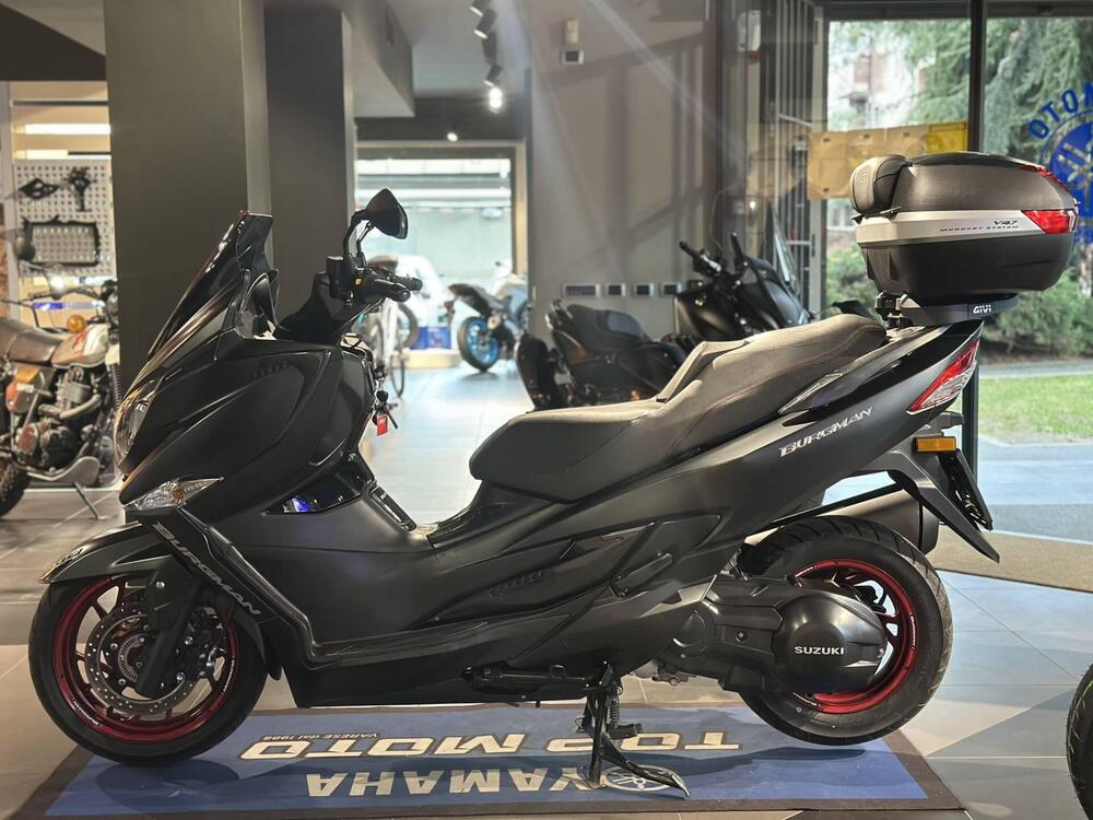 Suzuki Burgman 400 (2022 - 25) (2)