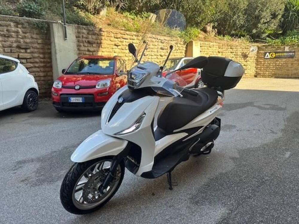 Piaggio Beverly 300 ABS-ASR (2021 - 25) (3)