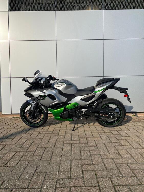 Kawasaki Ninja 7 Hybrid (2024 - 25) (4)