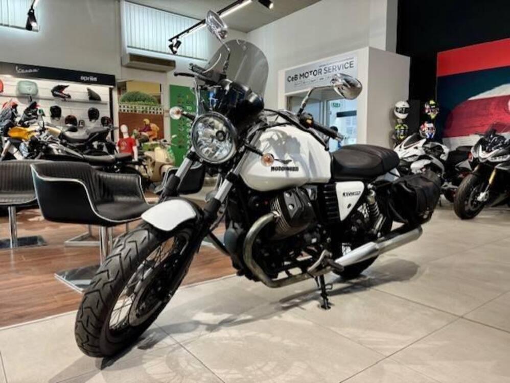 Moto Guzzi V7 II Special (2015 - 17) (2)