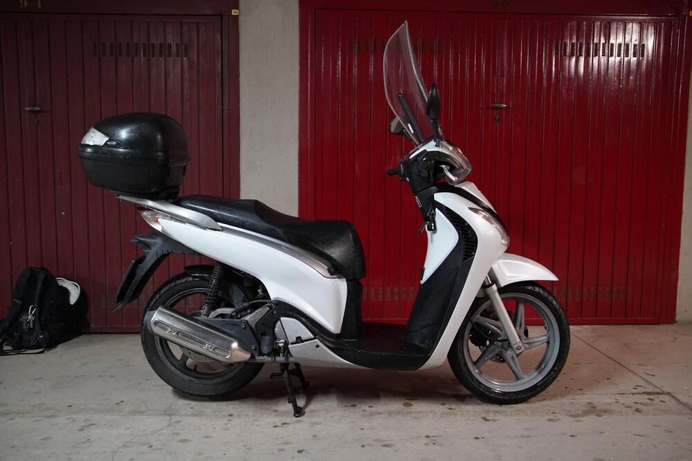 Honda SH 150 i (2009 - 12) (4)