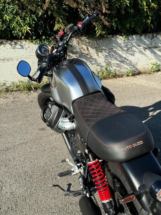 Moto Guzzi V7 III Stone S (2020) (3)