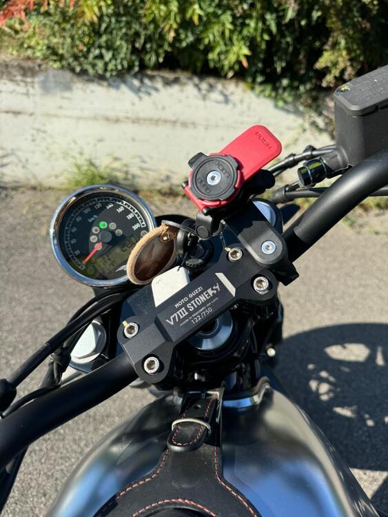 Moto Guzzi V7 III Stone S (2020) (4)