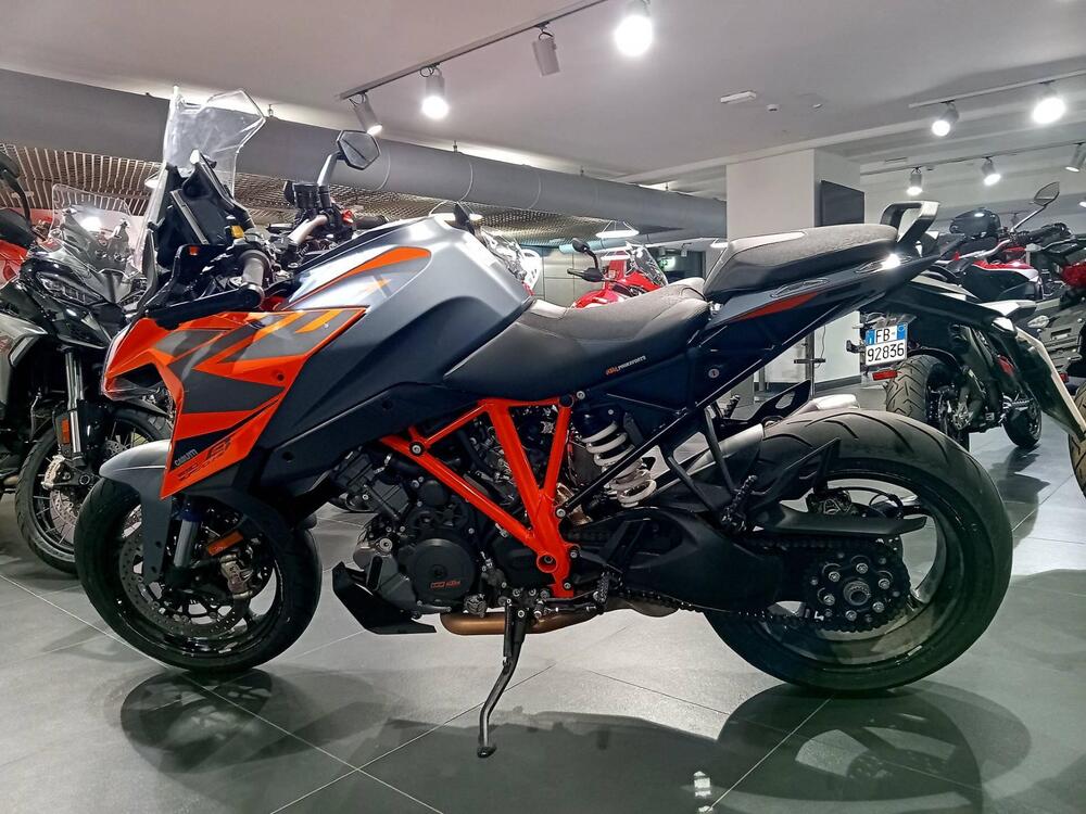 KTM 1290 Super Duke GT (2022 - 24) (4)