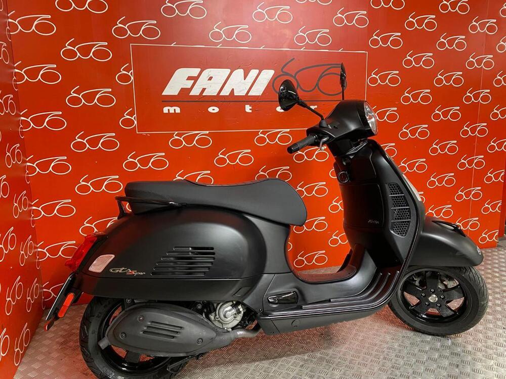 Vespa GTS 300 Hpe (2019)