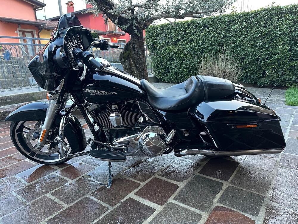 Harley-Davidson 1690 Street Glide Special (2014 - 16) - FLHX (3)