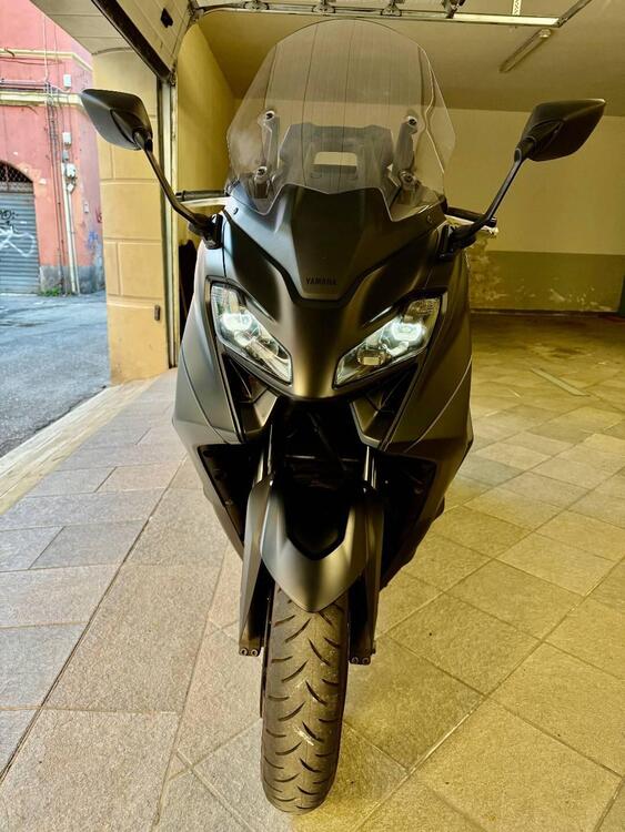 Yamaha T-Max 560 (2022 - 24) (4)