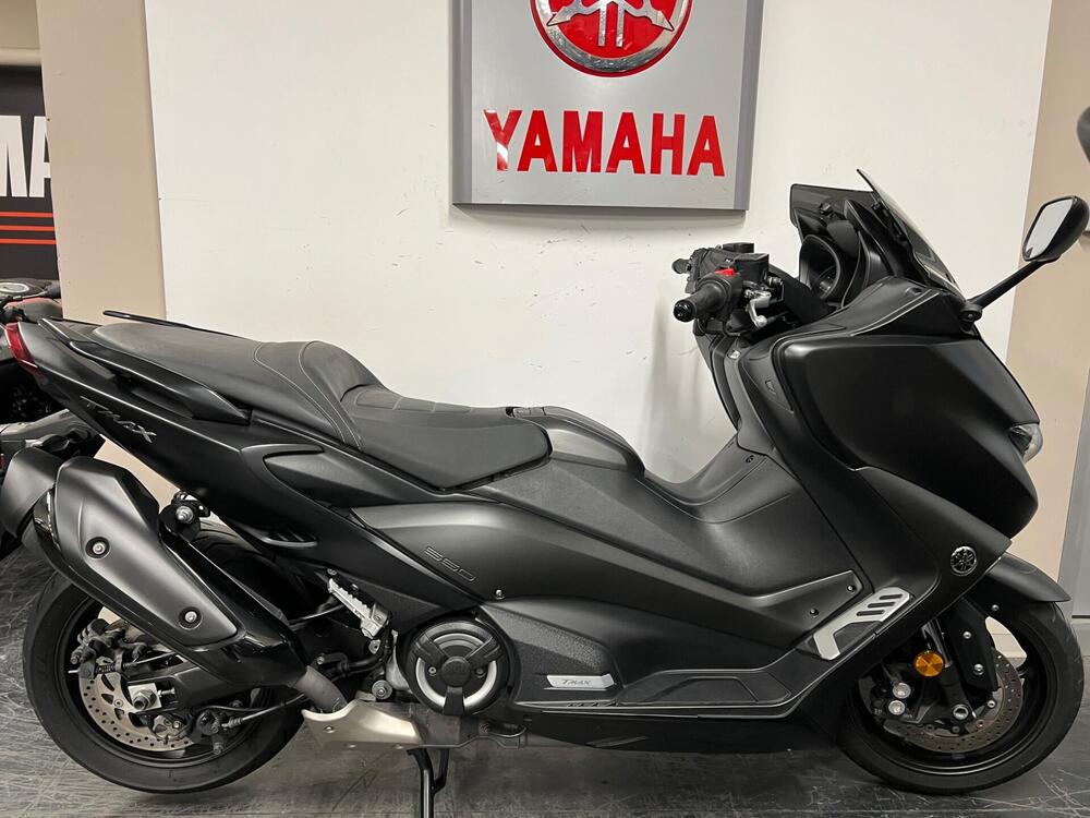 Yamaha T-Max 560 (2022 - 24)