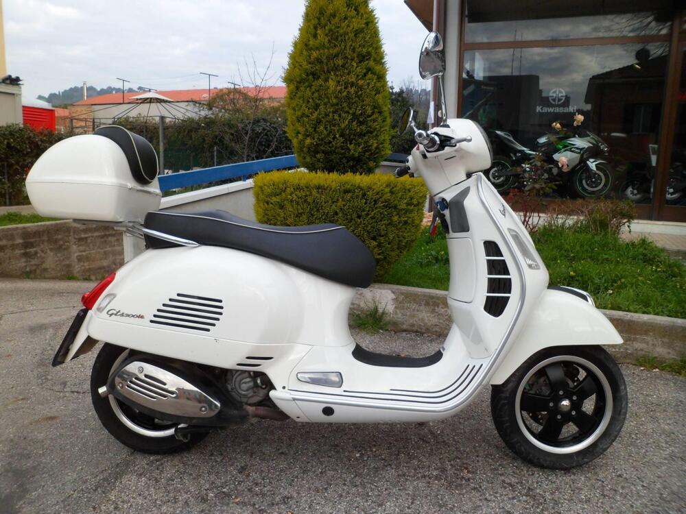 Vespa GTS 300 Super (2008 - 16)