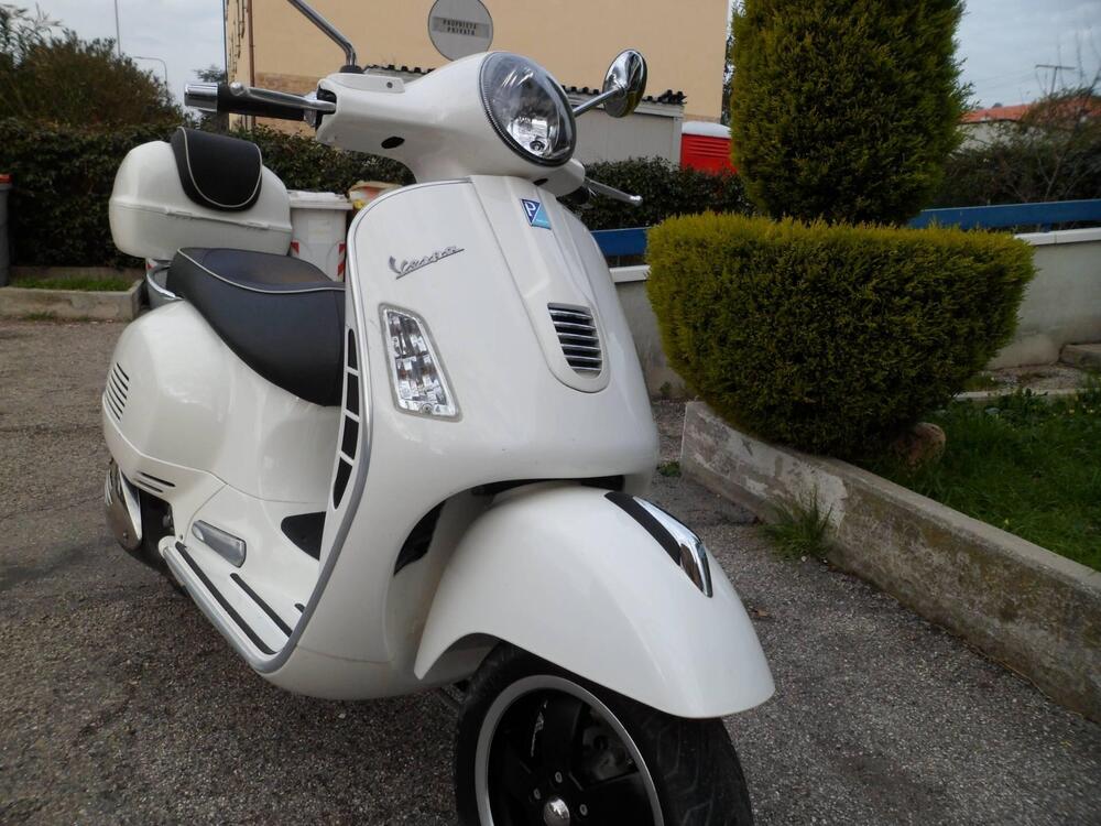 Vespa GTS 300 Super (2008 - 16) (2)