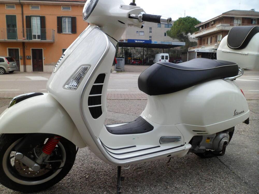 Vespa GTS 300 Super (2008 - 16) (4)