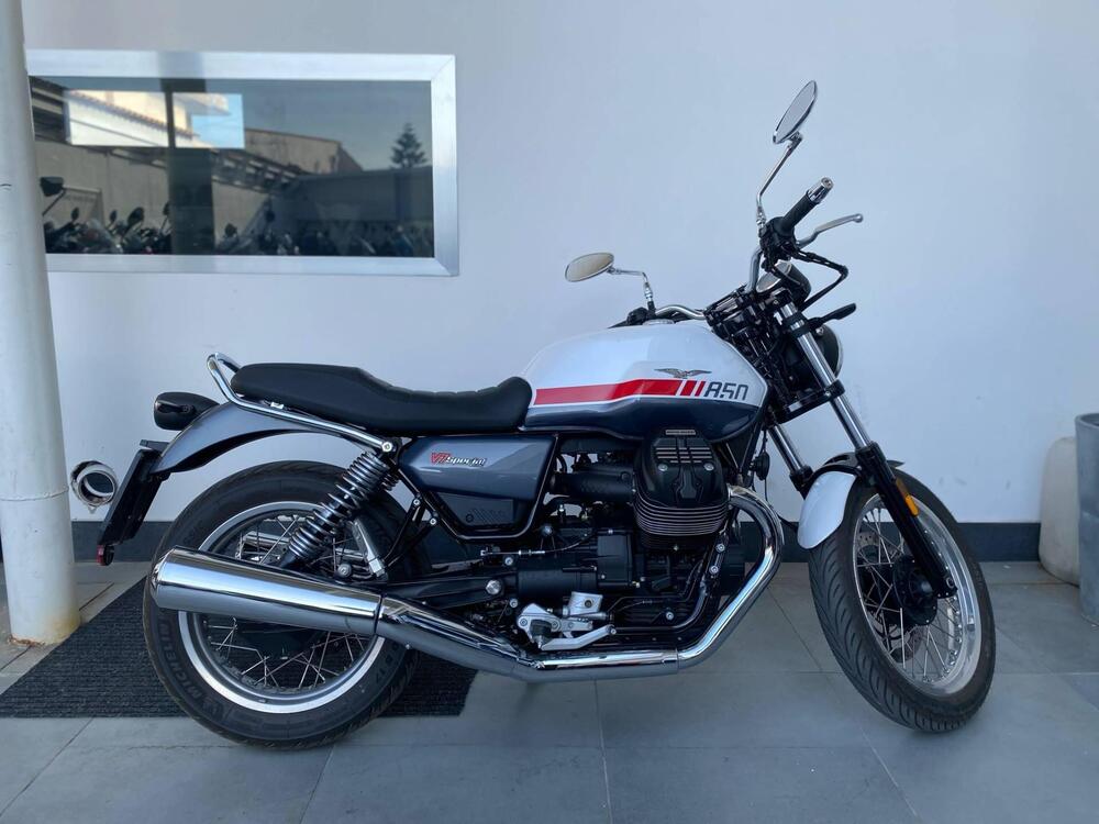 Moto Guzzi V7 Special Edition (2022 - 25)