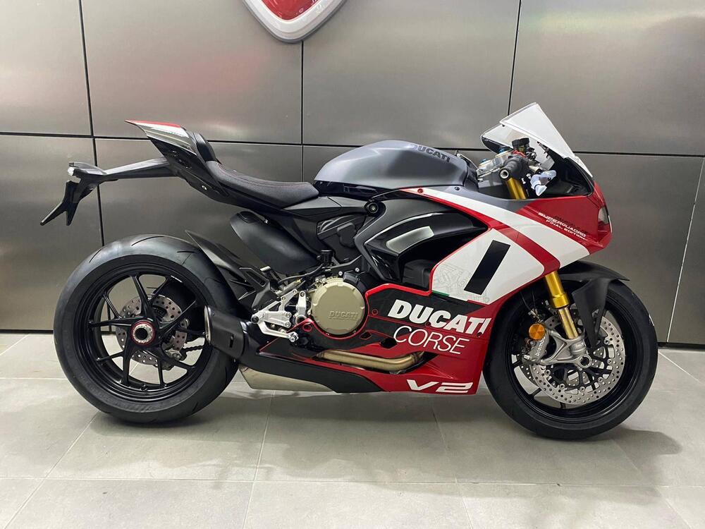 Ducati Panigale V2 Superquadro Final Edition (2024)