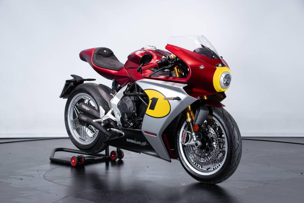 MV Agusta Superveloce 800 Ago (2021 - 23) (2)