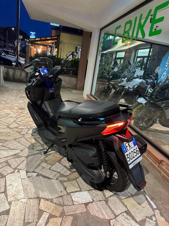 Kymco Downtown 350i GT (2024 - 25) (2)