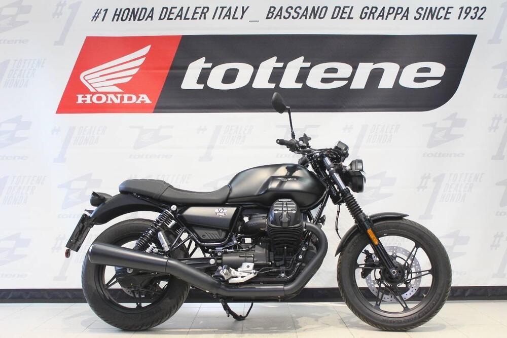 Moto Guzzi V7 Stone (2021 - 25)