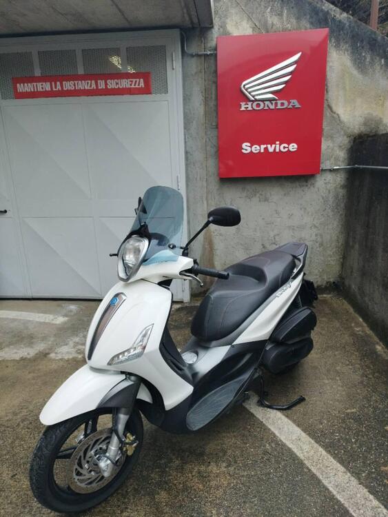 Piaggio Beverly 350 ABS (2016 - 20) (2)