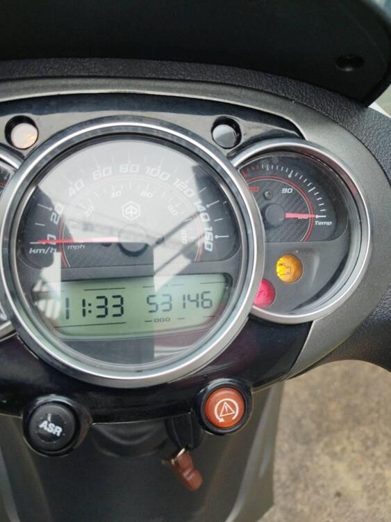 Piaggio Beverly 350 ABS (2016 - 20) (4)