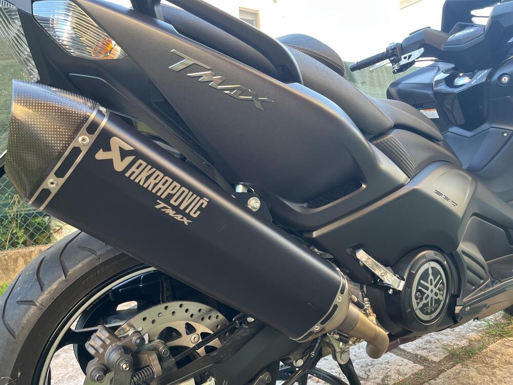 Yamaha T-Max 530 (2015 - 16) (3)