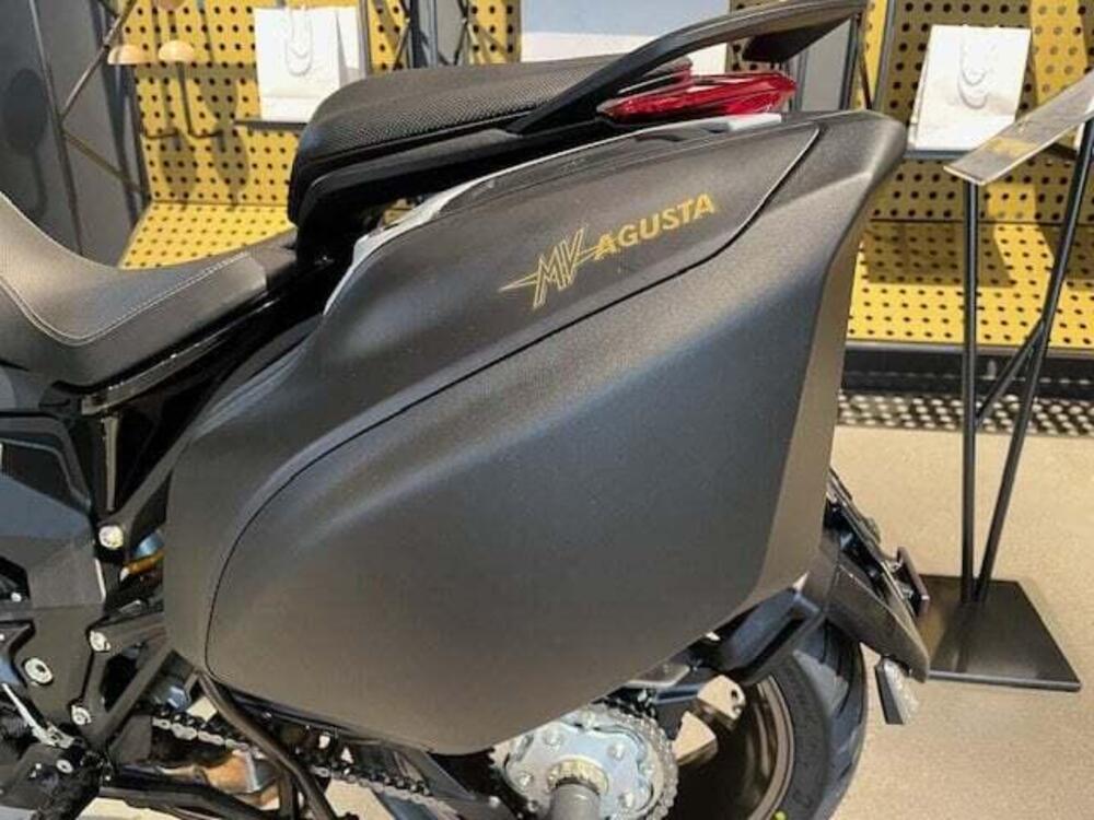 MV Agusta Turismo Veloce 800 (2020) (2)