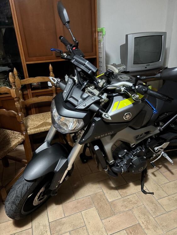 Yamaha MT-09 (2013 - 15) (3)