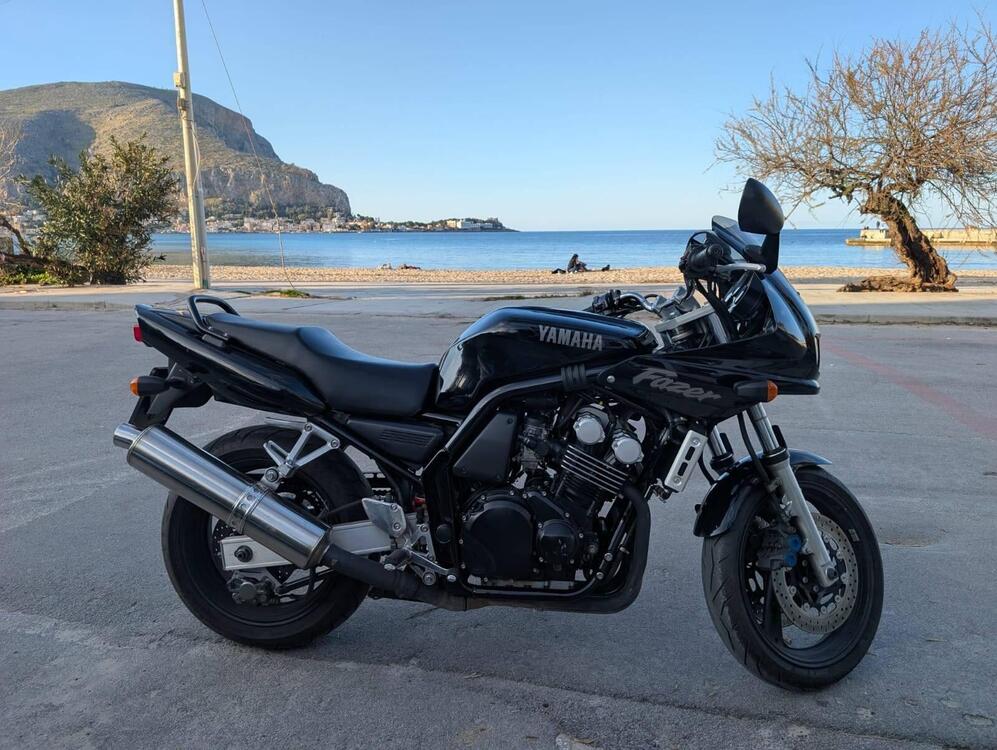 Yamaha FZS Fazer 600