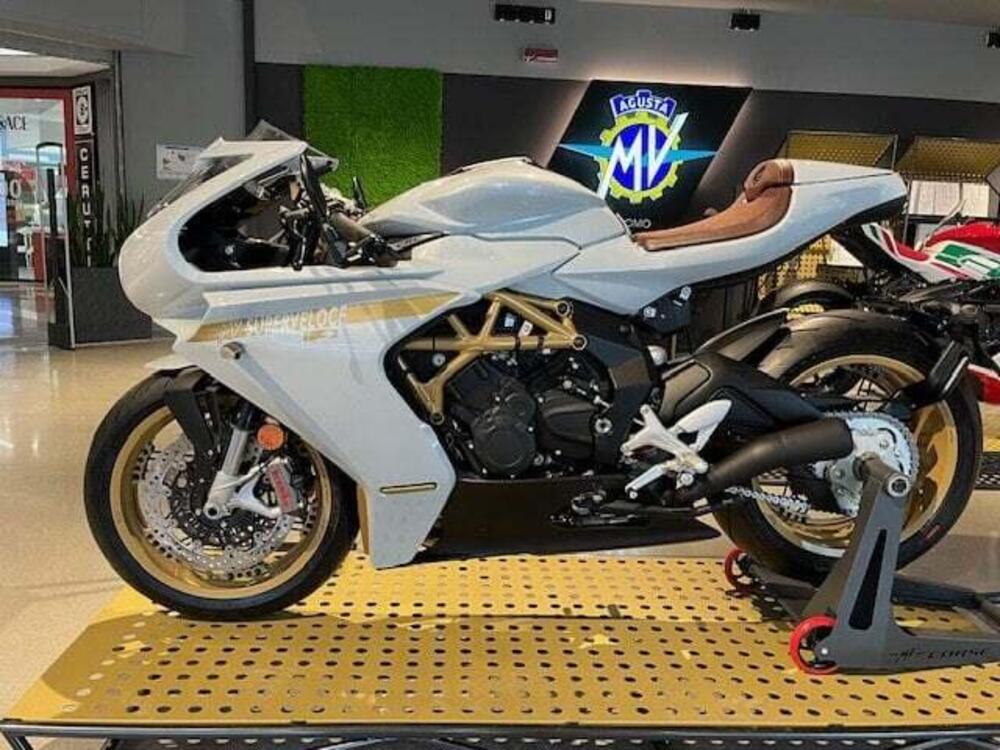 MV Agusta Superveloce 800 (2021 - 25) (2)