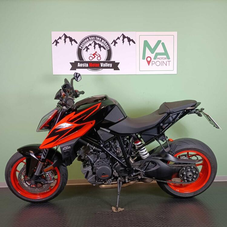 KTM 1290 Super Duke R (2020) (2)