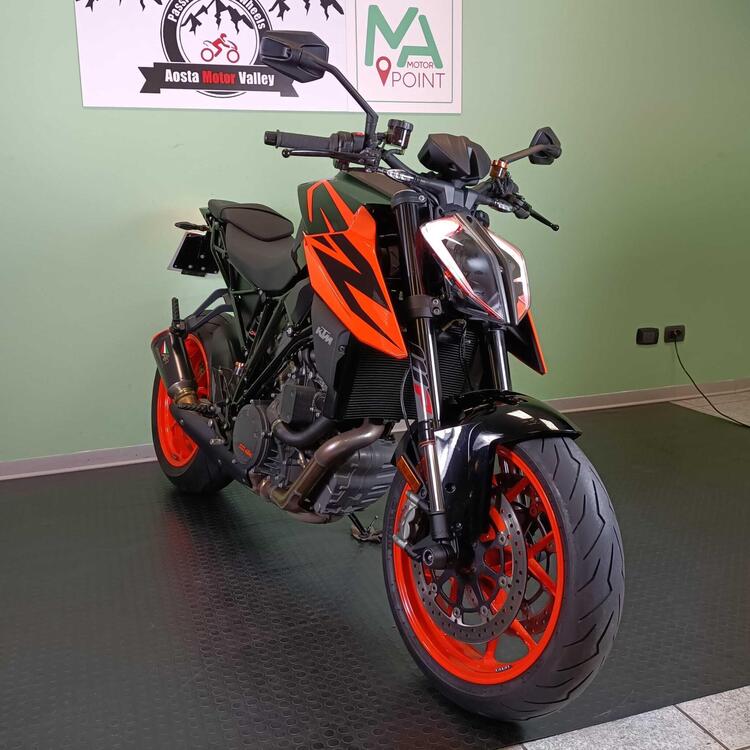 KTM 1290 Super Duke R (2020) (3)