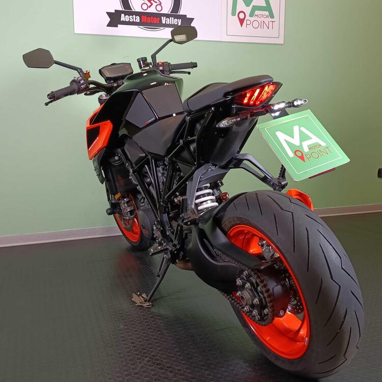 KTM 1290 Super Duke R (2020) (4)