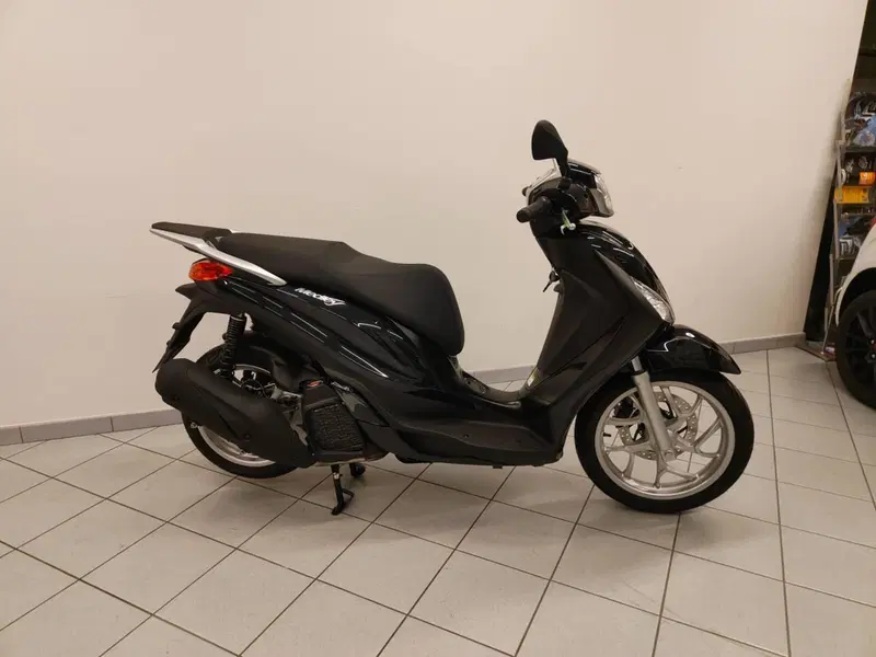 Piaggio Medley 200 (2025 - 26) (2)