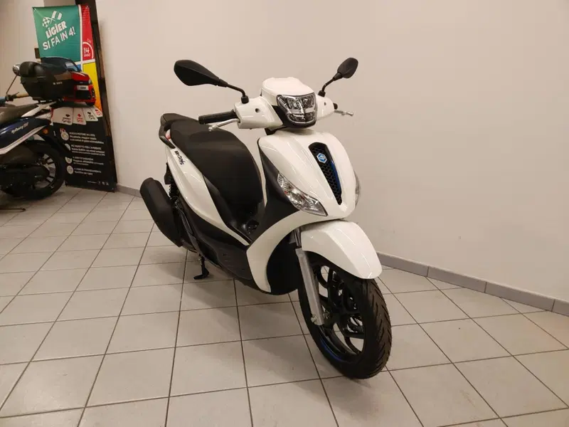 Piaggio Medley 200 S (2025 - 26) (2)