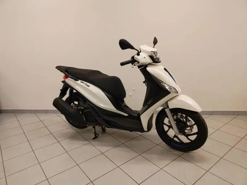 Piaggio Medley 200 S (2025 - 26) (4)