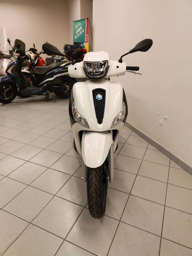 Piaggio Medley 200 S (2025 - 26) (7)