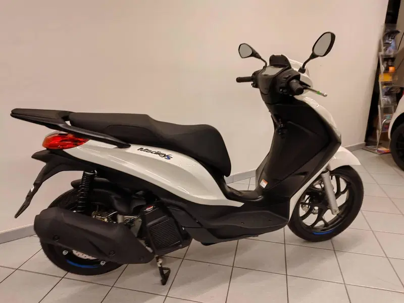 Piaggio Medley 125 S (2025 - 26) (9)