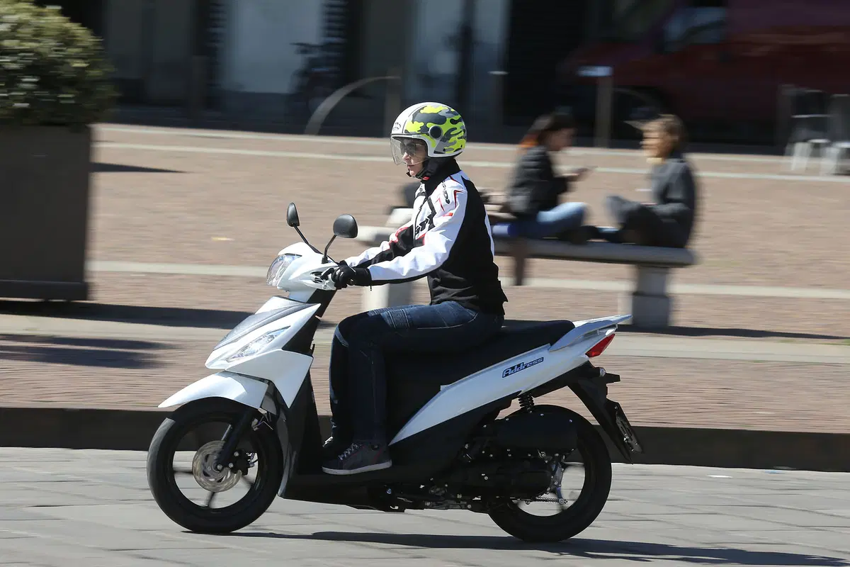 Suzuki Address 110 (4)