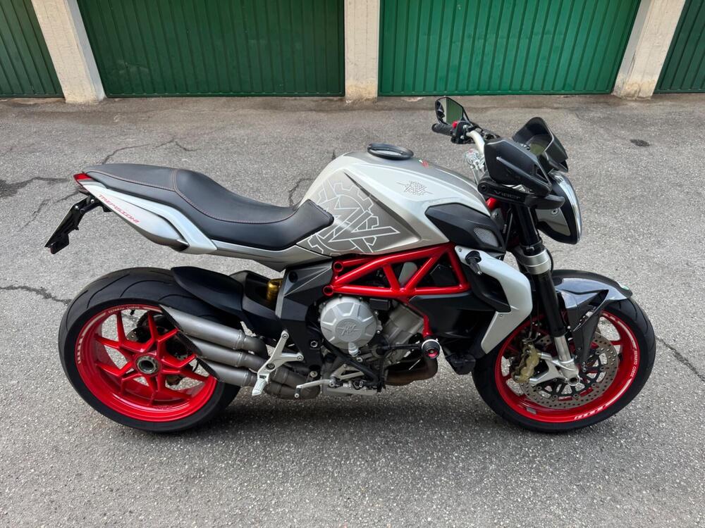 MV Agusta Brutale 800 (2012 - 15) (2)