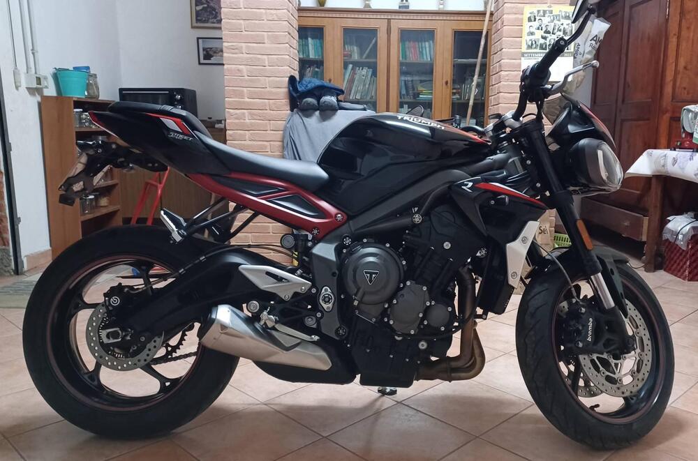 Triumph Street Triple R (2020 - 22) (2)