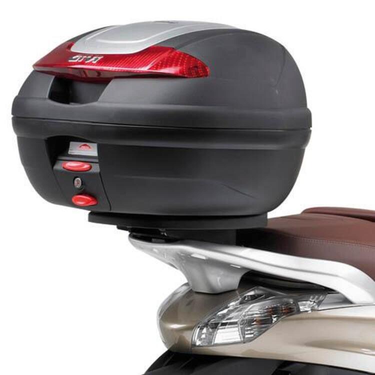 GIVI E228M Attacco posteriore specifico per baulet (2)