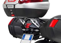 GIVI SRA690 Attacco posteriore in alluminio specif