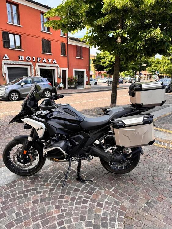 Bmw R 1300 GS Triple Black (2023 - 25) (2)