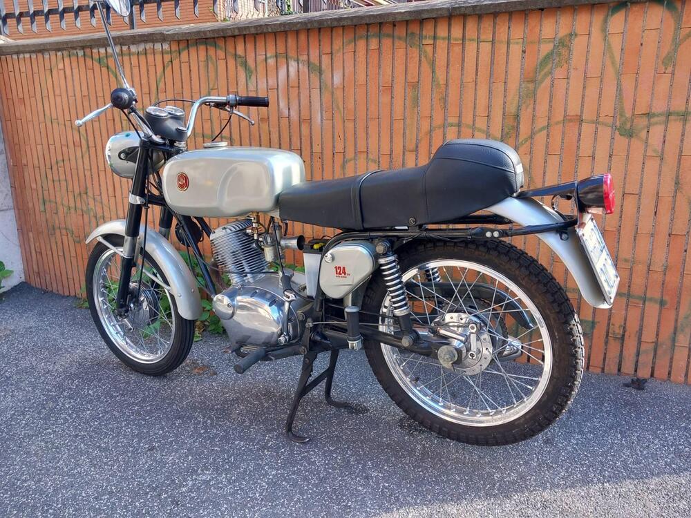 Gilera 124 5V STRADA (5)