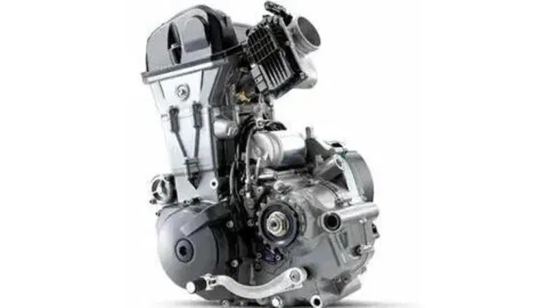 KTM presenta il nuovo motore LC4 monocilindrico da 79 cavalli superando il "mono" di Ducati