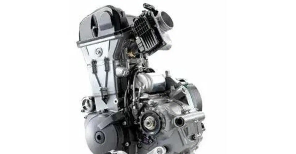 KTM presenta il nuovo motore LC4 monocilindrico da 79 cavalli superando il "mono" di Ducati